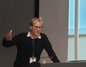 Helge Wasmuth presenting